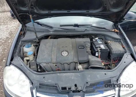 2010 Volkswagen Jetta Limited Edition z USA, uszkodzony, nr VIN 3VWRZ7AJXAM098463